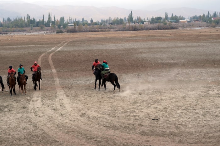 Happy to see you in the country of ours, where hospitable locals are always ready to communicate, rented cars, tour, travel, Kyrgyzstan, Bishkek, Ala Archa, Burana, Chon Kemin, Issyk Kul, Karakol, Jeti Oguz, Kochkor, Son Kul.